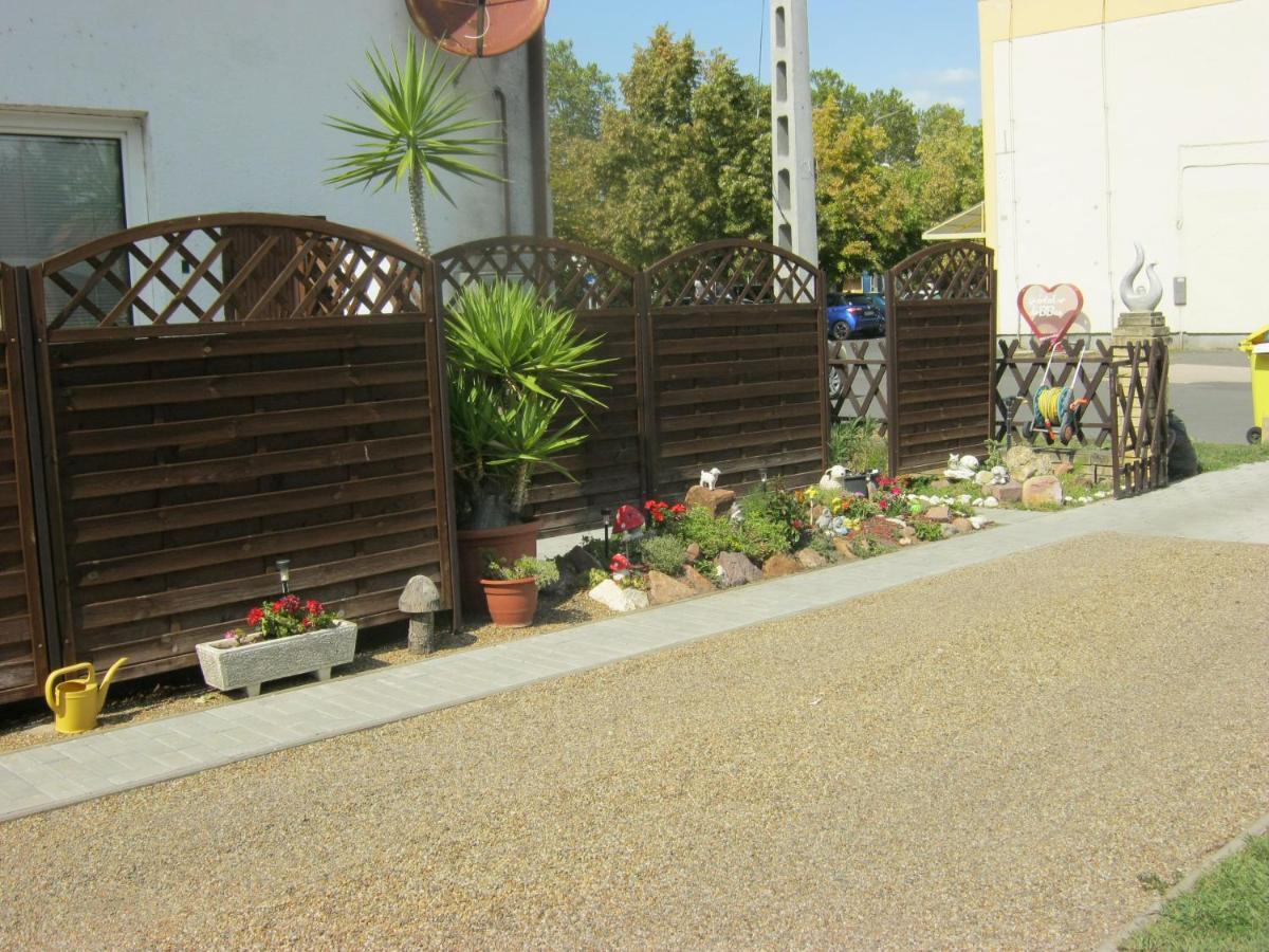 Kitti Apartman Balatonboglár Εξωτερικό φωτογραφία