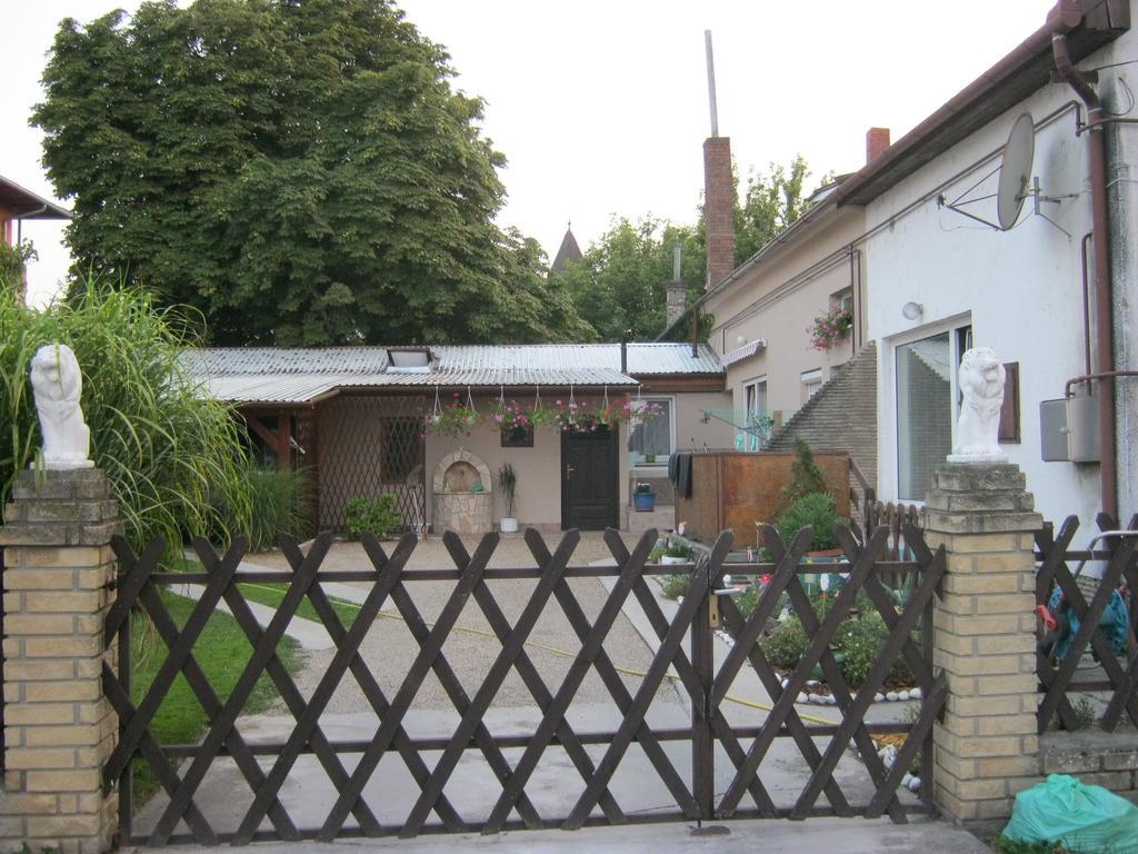 Kitti Apartman Balatonboglár Δωμάτιο φωτογραφία